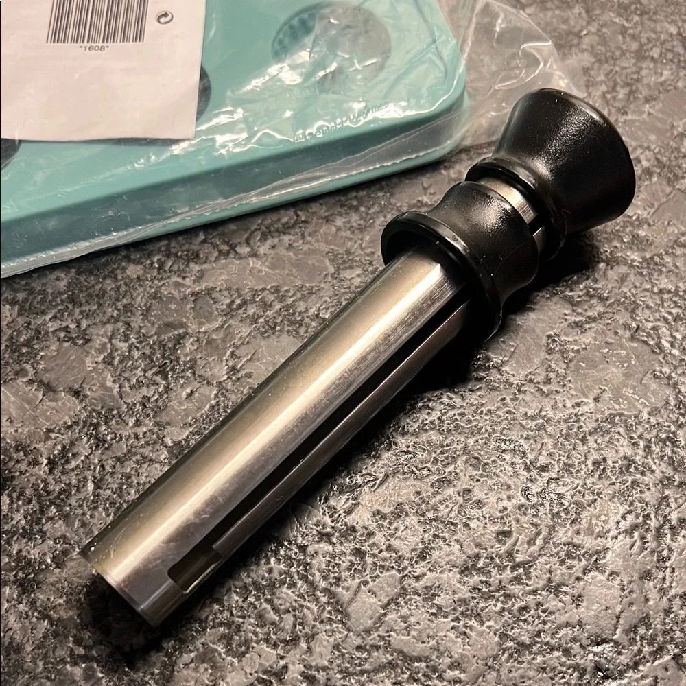 Pampered Chef Teal Chocolate Mold and Cut-N-Seal Tool and Apple corer BUNDLE